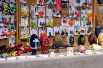 Termelői vásár Marosvásárhely főterén: csütörtök estig várják a látogatókat