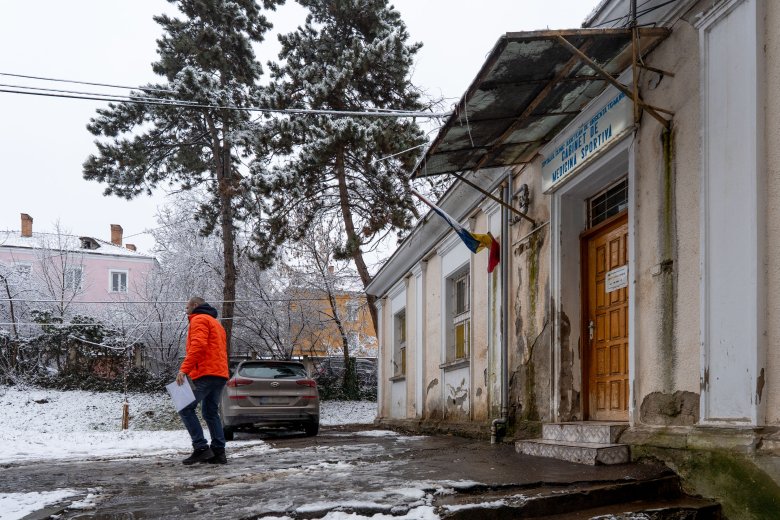 Lemond a Maros megyei tanács két rendelőépületről, amelyek az orvosi egyetemhez kerülnek