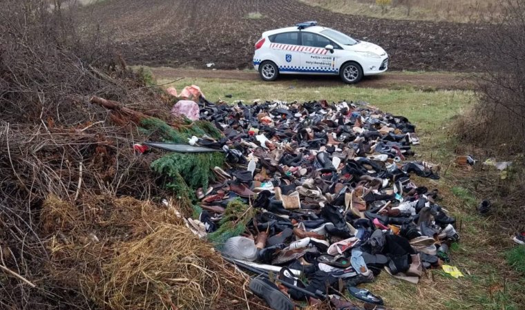 Használt lábbeliket dobott el, rekordbüntetést kapott