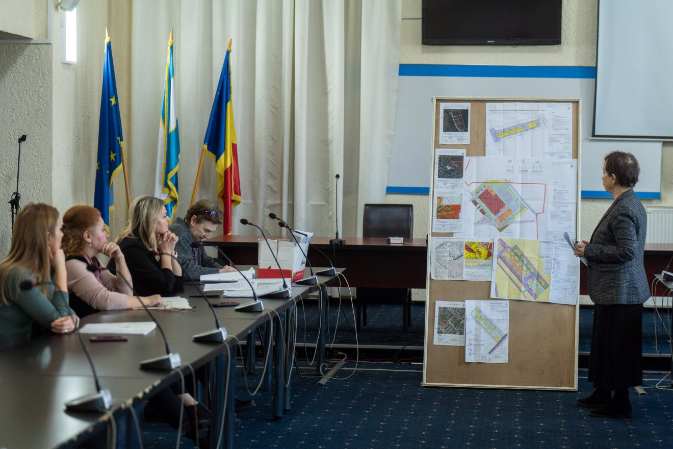 Közvitát tartottak a tervekről a marosvásárhelyi városházán pénteken &bullet;  Fotó: Haáz Vince
