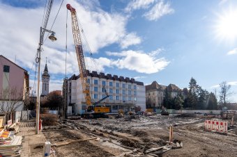 Látványosan halad a marosvásárhelyi mélygarázs építése, jövő tavaszra kell elkészülnie