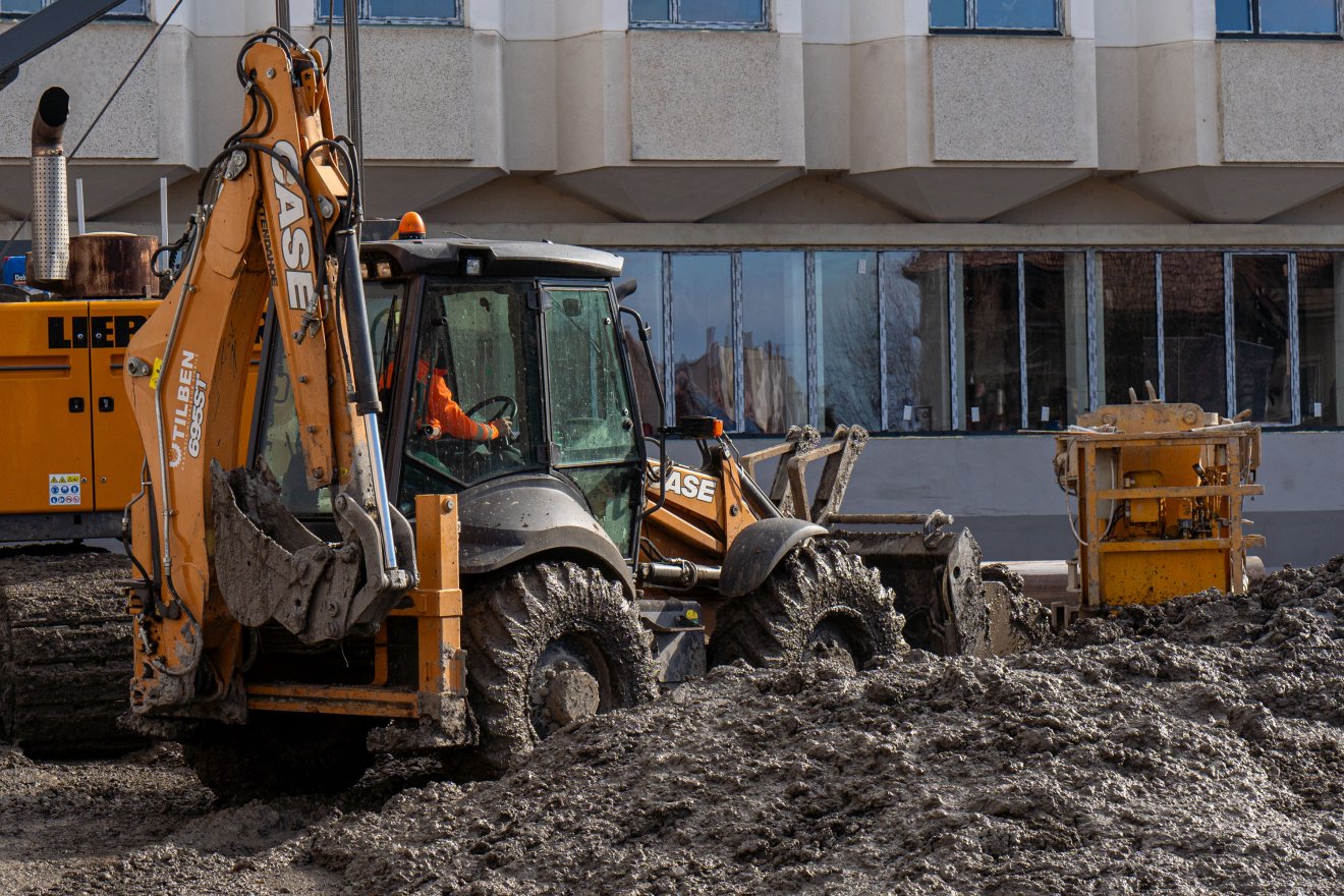 Látványosan halad a marosvásárhelyi mélygarázs építése, jövő tavaszra kell elkészülnie