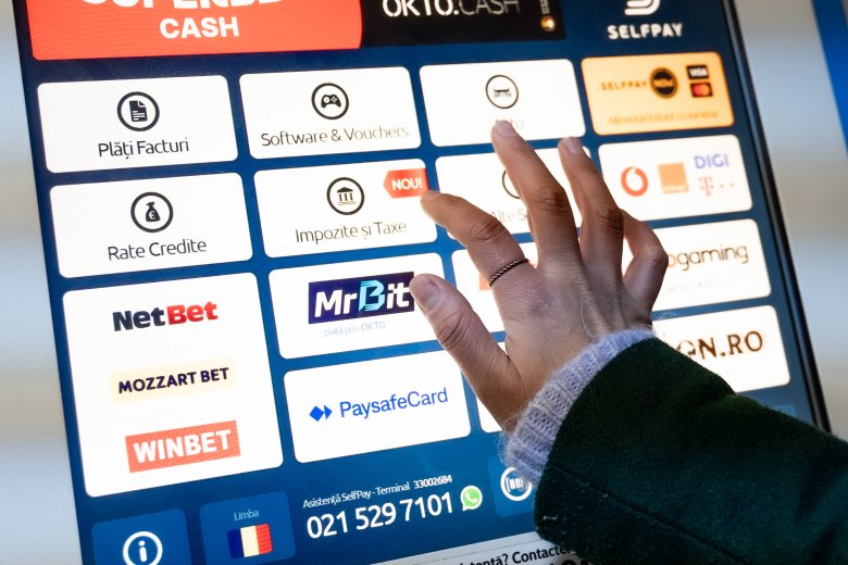 Megenyhült a kormány: csökken a fogyatékkal élők helyi adója, jól járnak a régi ingatlanban élők is