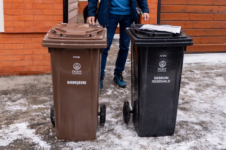Tisztázták az új szelektív kukák körüli kérdéseket – ezentúl sem mérés alapján szabják a díjakat Marosvásárhelyen
