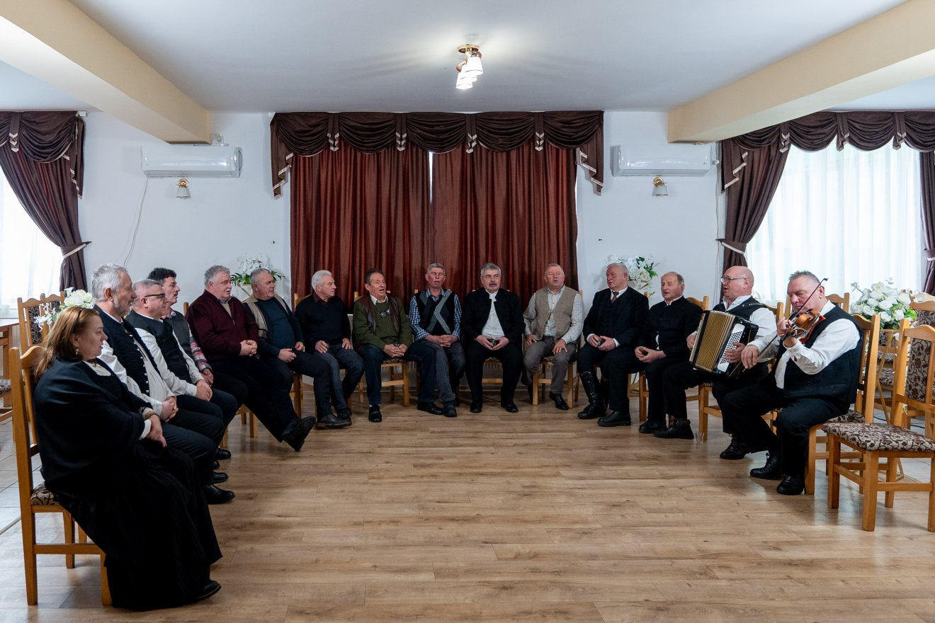 Közösen és egyenként is énekeltek Jobbágytelkén &bullet;  Fotó: Haáz Vince
