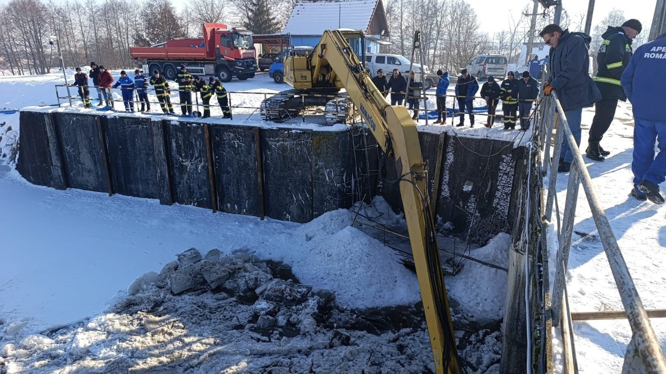 Tisztítják a Görgény medrét &bullet;  Fotó: Maros Vízügyi Igazgatóság