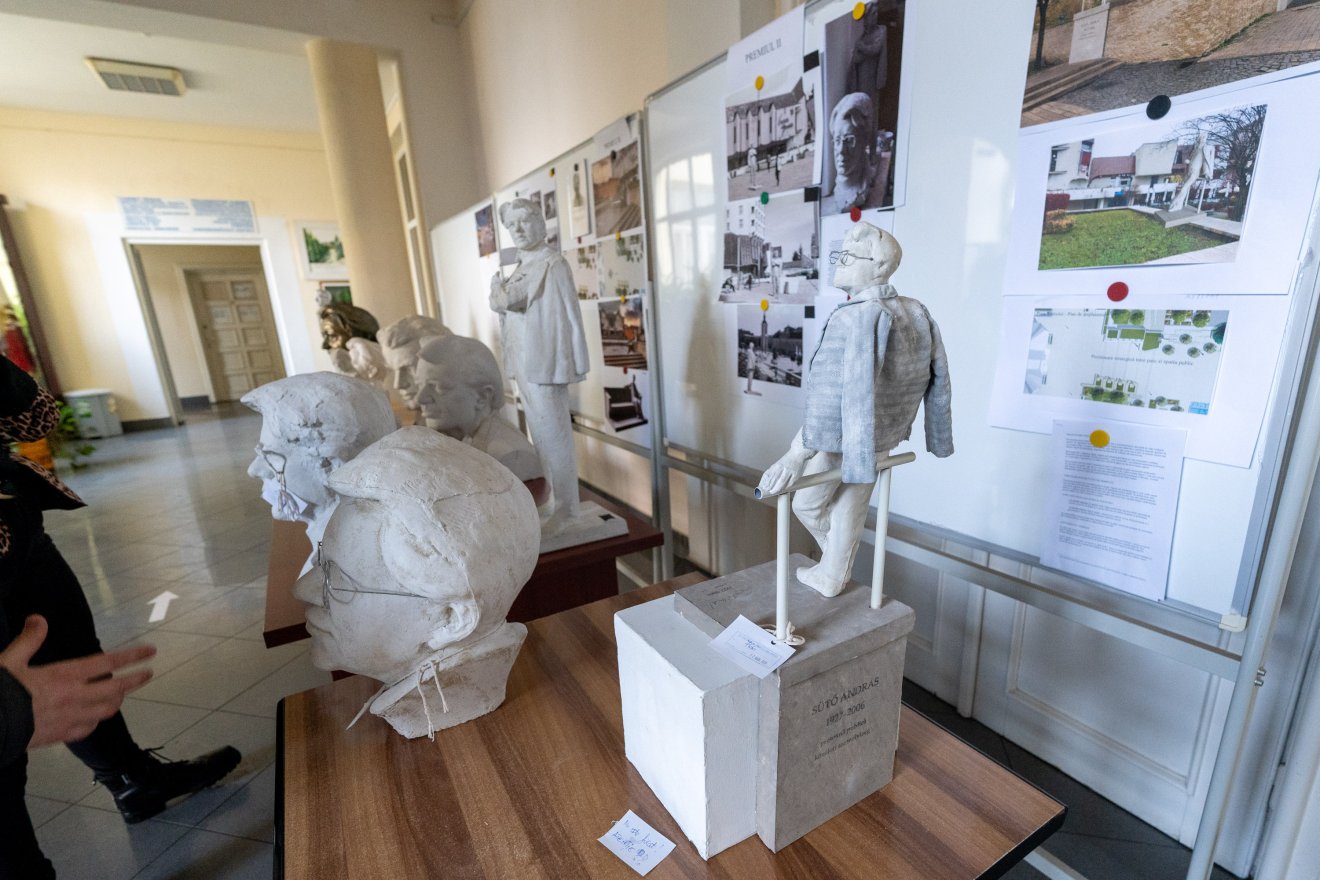 Mindenki megnézheti a beérkezett ajánlatokat &bullet;  Fotó: Haáz Vince