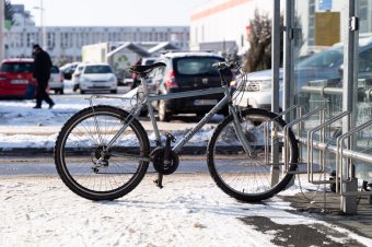 Hó alatt a kerékpárutak – kevés az esélye a téli szabályos bringázásnak