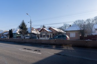 Gödörből gödörbe: nagyon sok országúton jelentek meg méretes kátyúk