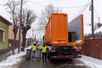 Kiderült, hogy mikor indulhat Marosvásárhelyen az új szemétszállító szolgáltatása