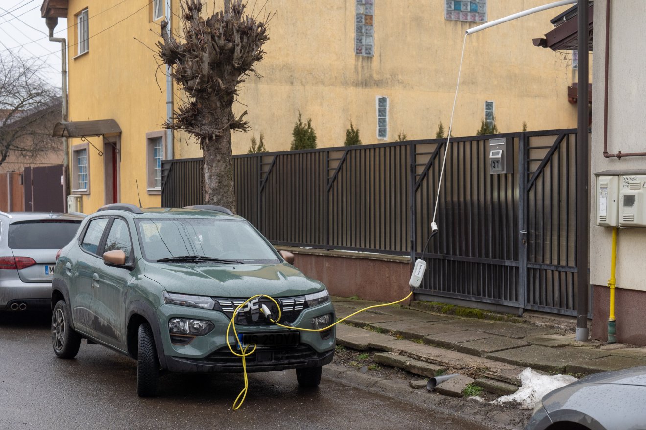 Elektromos autó az üzemanyagválság ellen? Kiszámoltuk: meghökkentő a különbség
