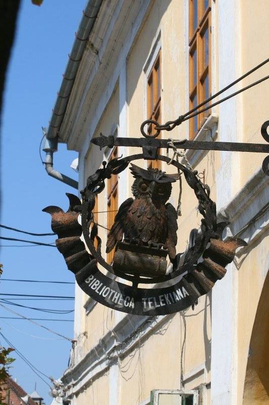 Visszakerül a Bagoly a Teleki Téka homlokzatára