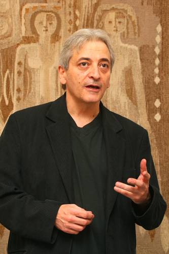 A víz szakad, a cső marad