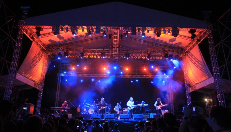 17 ezer embert vonzott a The Straits