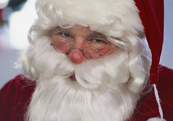 Hó a subája, jég a cipője, leng a szakálla – és haza is megy