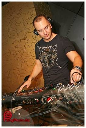 Magyarország leghíresebb lemezlovasa Marosvásárhelyen