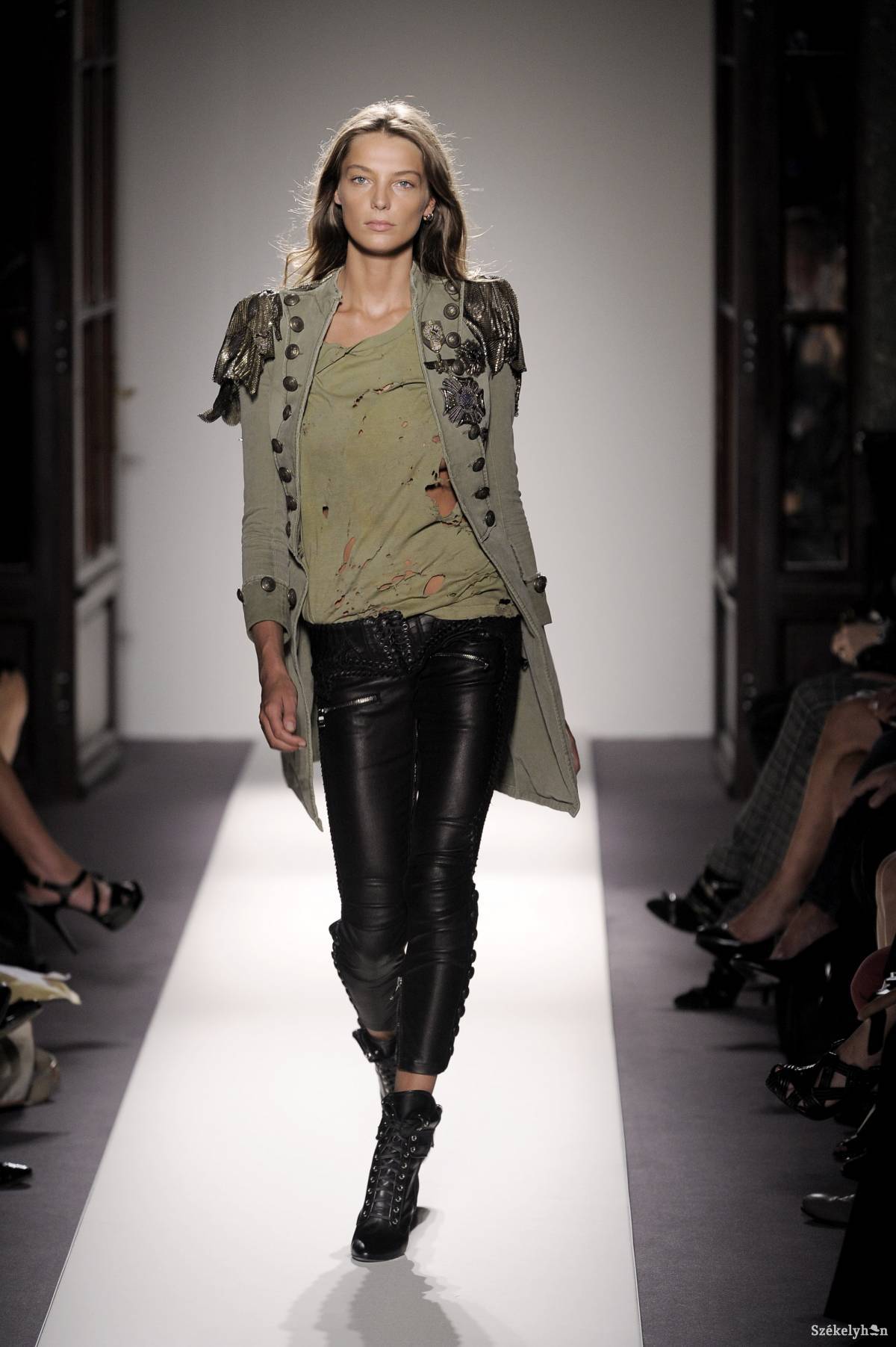 •  Fotó: Karl Prouse/Catwalking