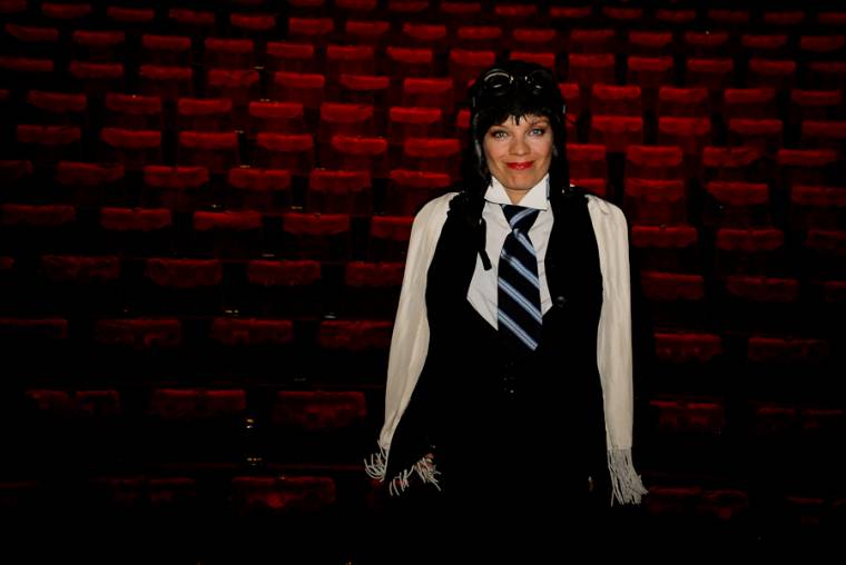 Szinte színházat sem látott, mégis színésznő lett