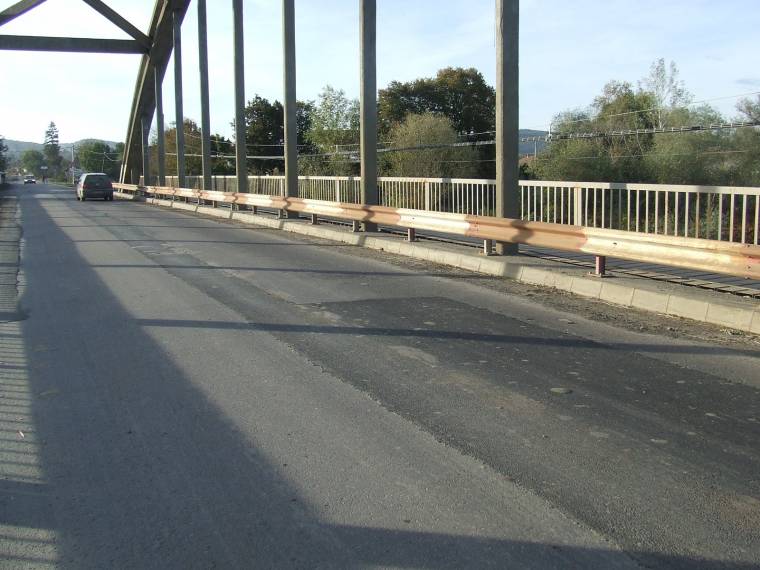 Elmarad a megyei út szélesítése