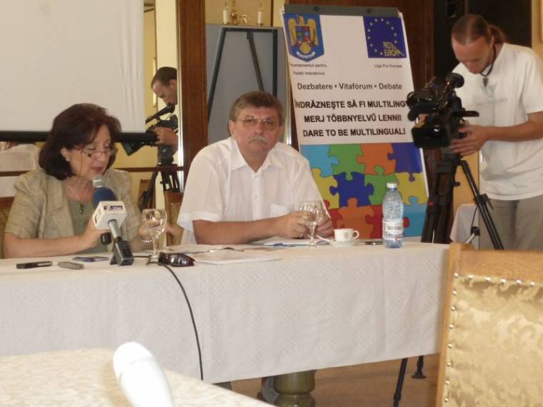 Konferencia a kétnyelvűségről