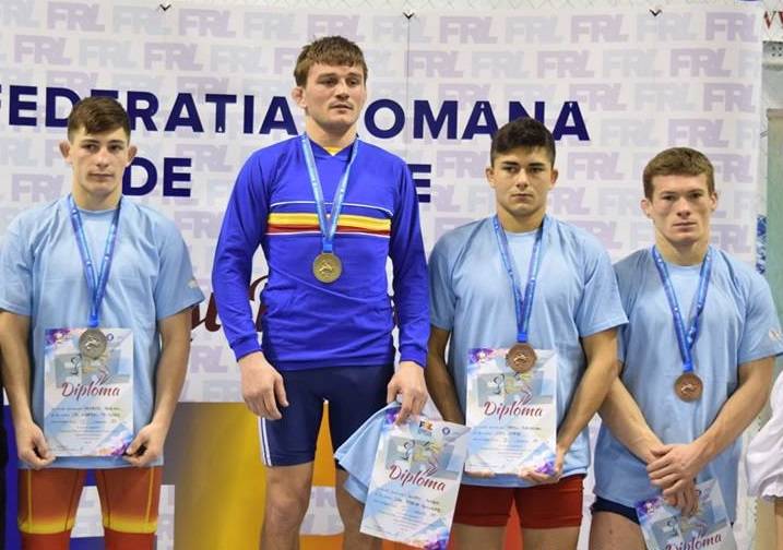 Dobogóra küzdötték magukat a vásárhelyi birkózók