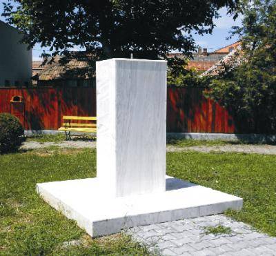 Petőfi-szobrot avatnak Marosludason