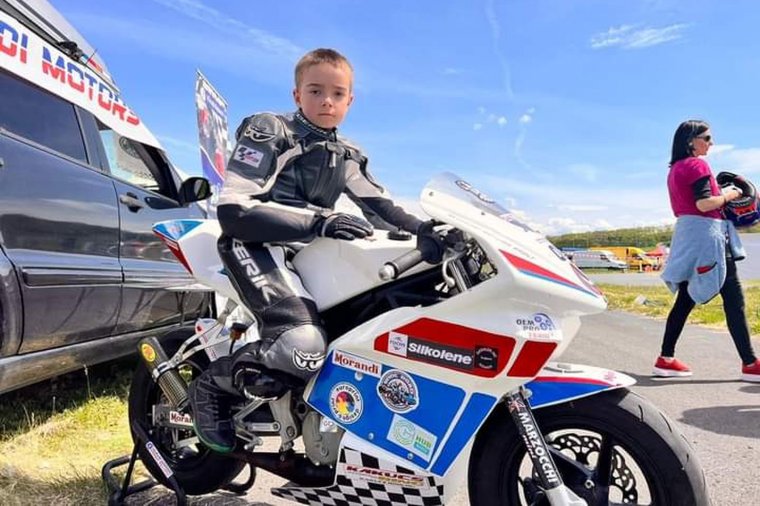 Elkelne az anyagi segítség a tízéves Váradi Zsoltnak, a romániai motorsport nagy reménységének