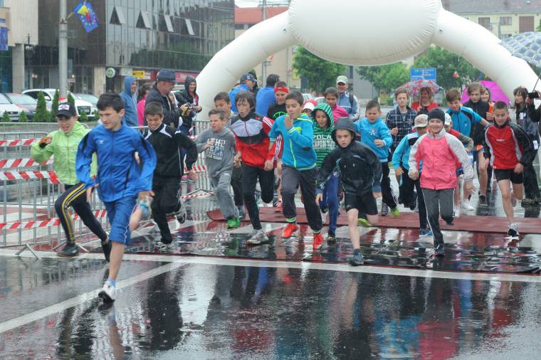 Esőverte vásárhelyi futóverseny
