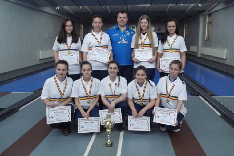 Arany az ifjaknak, ezüst a nagyoknak