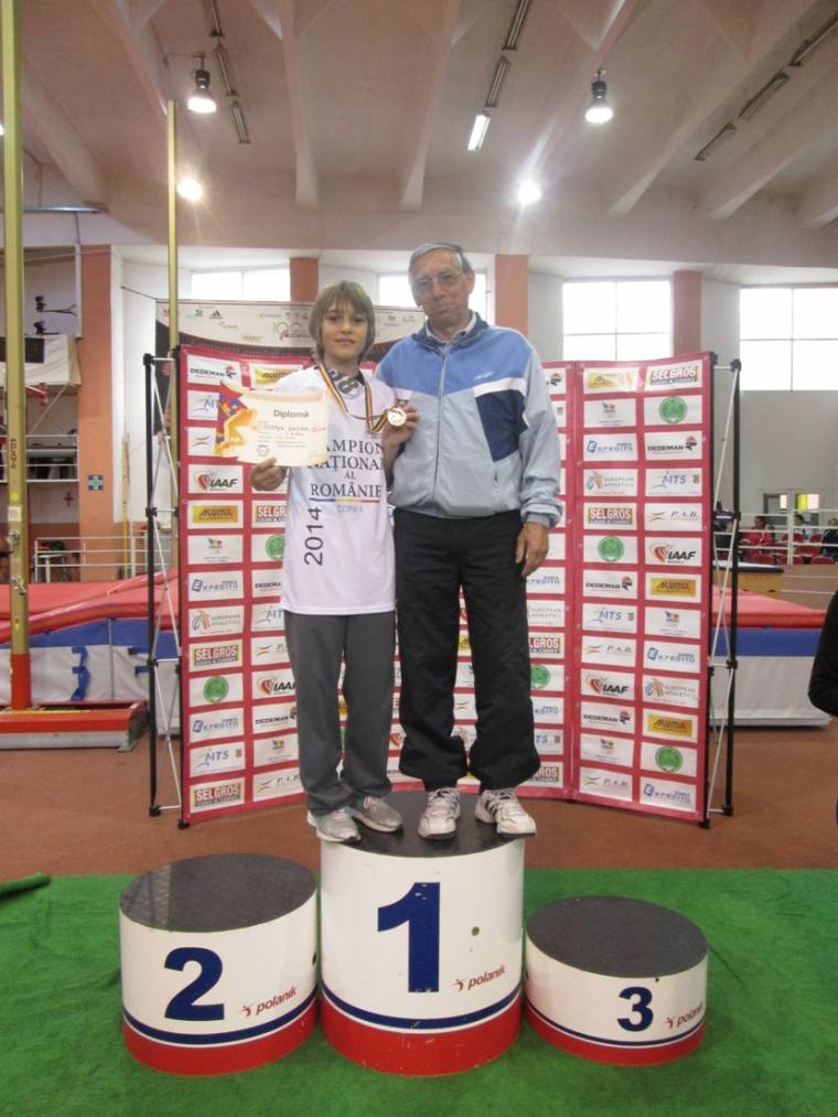 Országos bajnok lett rúdugrásban