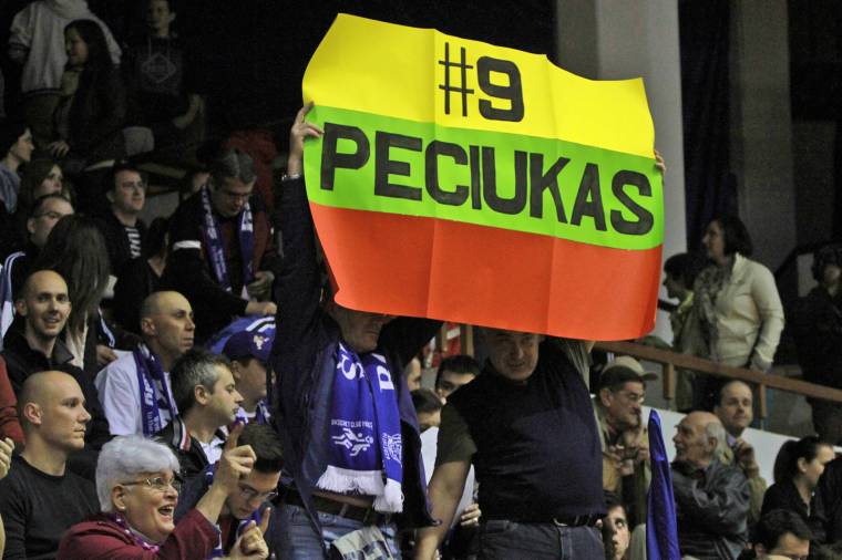 Peciukas Marosvásárhelyen marad
