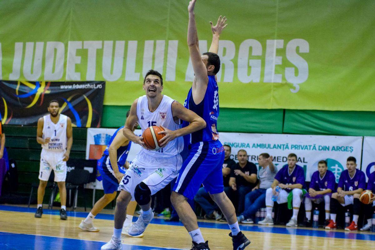 Volt csapata ellen játszott Lázár László (15-ös mezben) &bullet;  Fotó: Facebook/BCM U Pitești