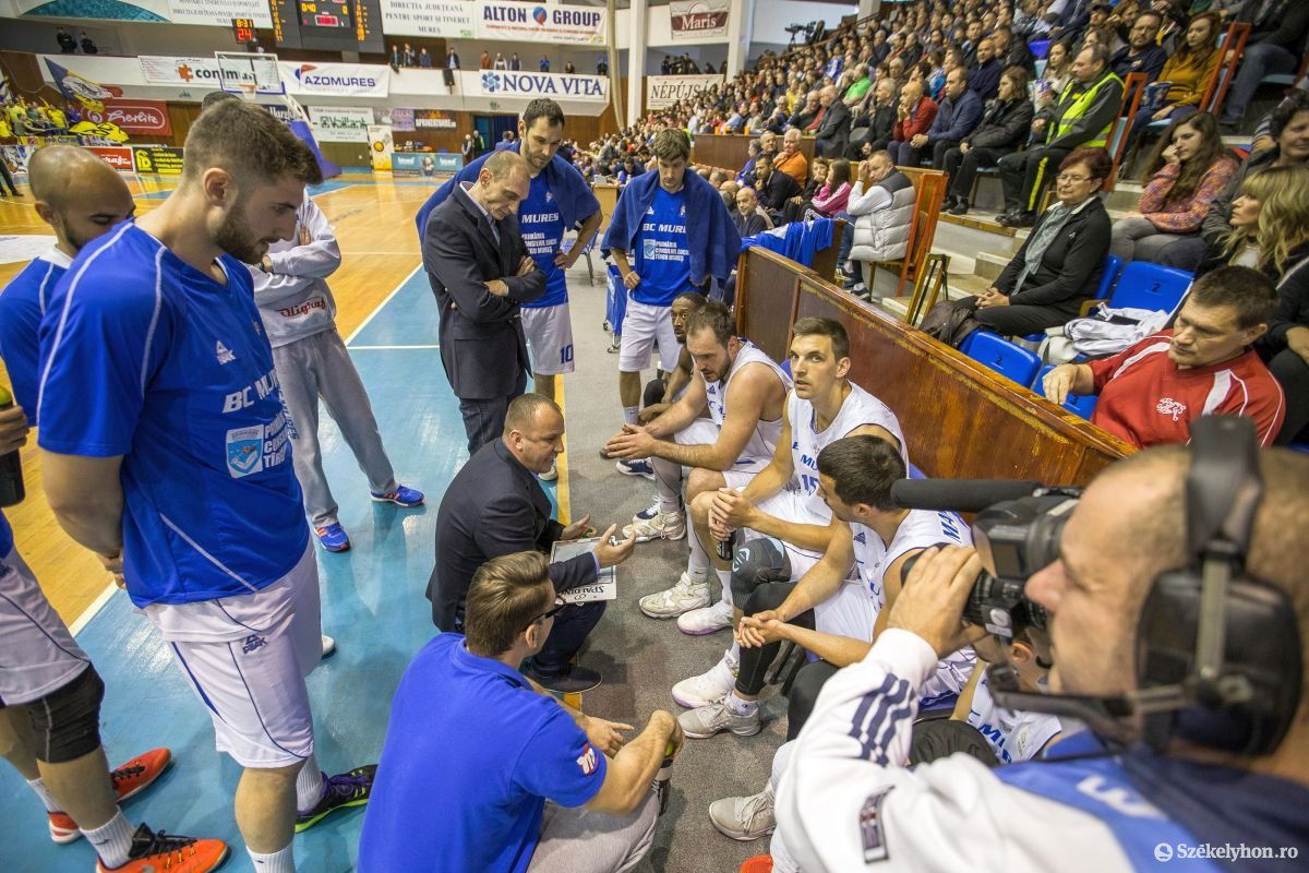 Az elnök a jelenlegi edzőpárossal és az idei játékosok többségének megtartásával képzeli el a csapat jövőjét •  Fotó: Boda L. Gergely