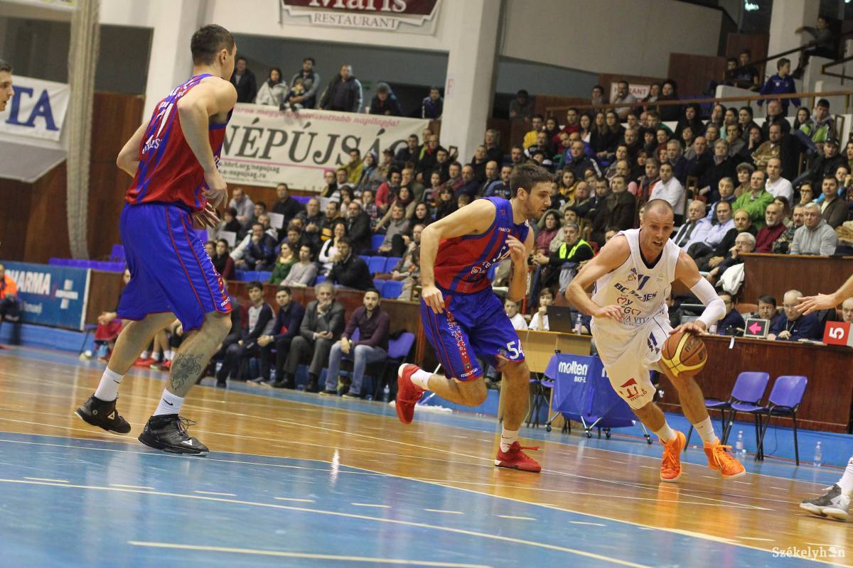 &bullet;  Fotó: Boda L. Gergely