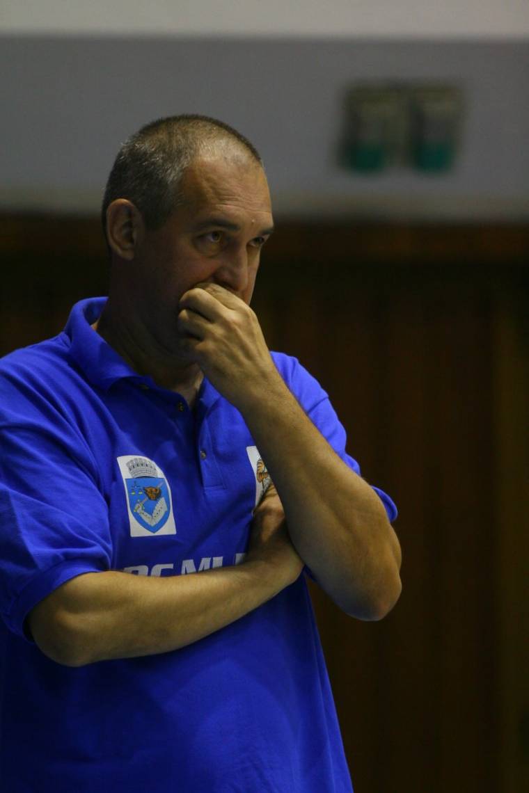Déri Csaba gondban van