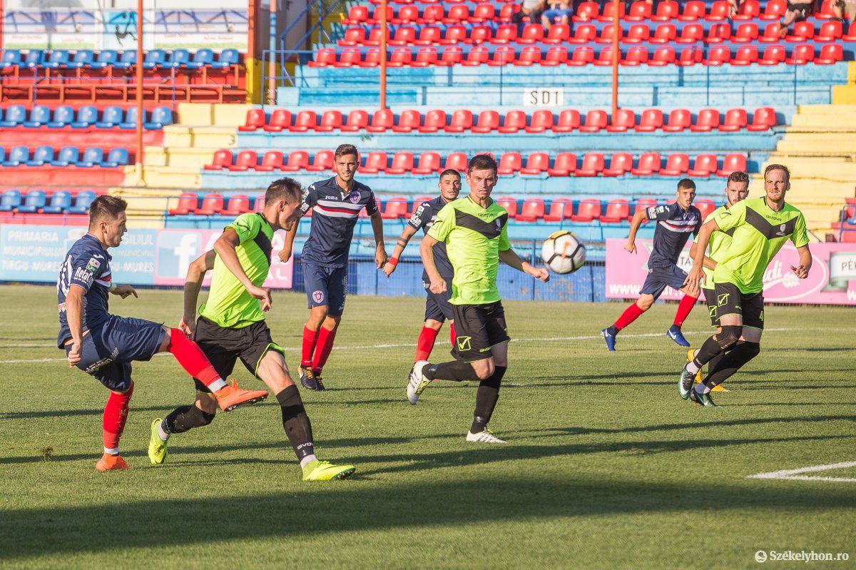 &bullet;  Fotó: Boda L. Gergely