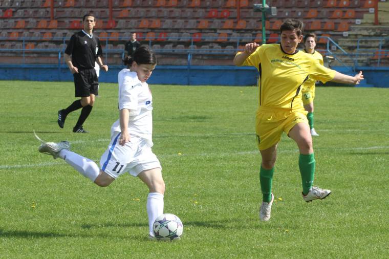 Újonc együttessel játszanak