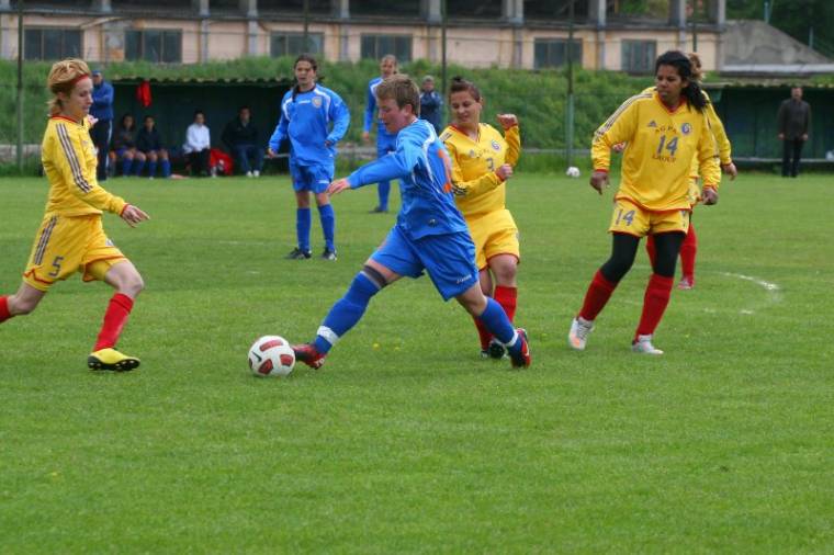 Kőkemény női futball
