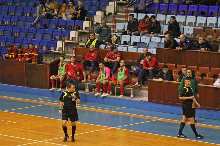 Elmaradt a meglepetés, a címvédő kiütötte a KSE-t