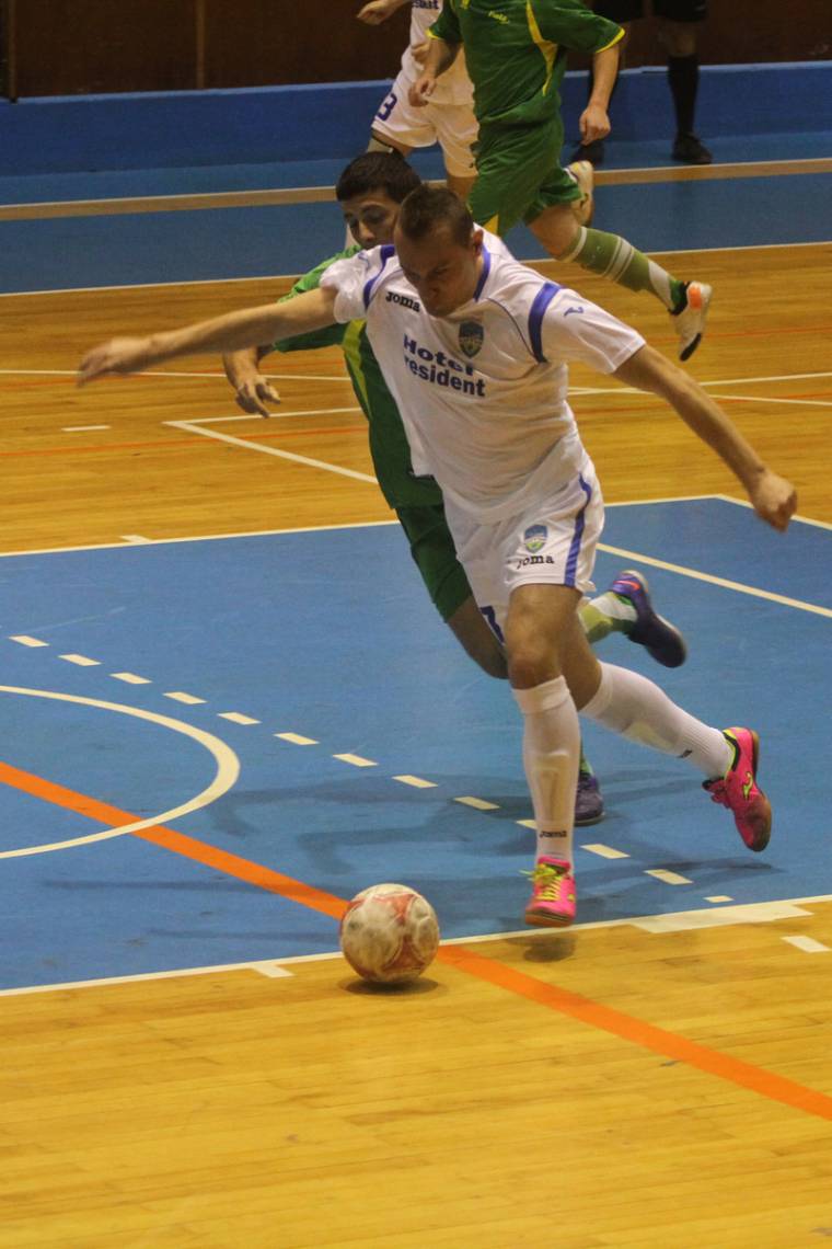 Húsz percnyi igazi teremfoci