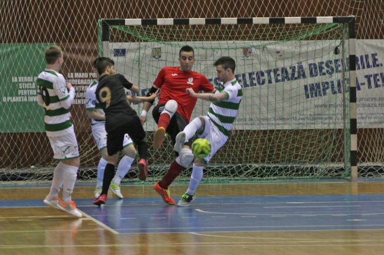 A címvédő ellen folytatja a City’us a rájátszást