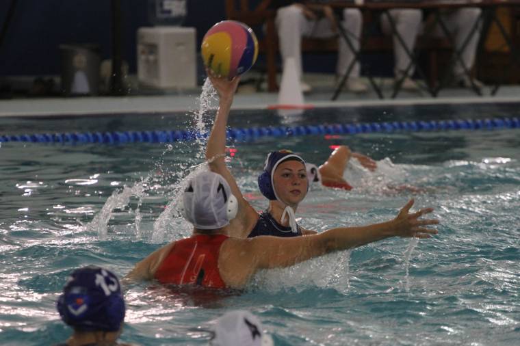 Románia női vízilabda-válogatottjának első mérkőzése