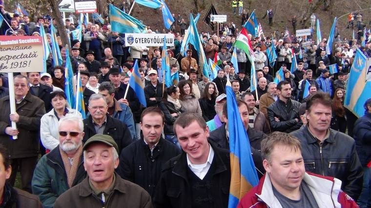 Szolidáris megmozdulásokra hív az SZNT