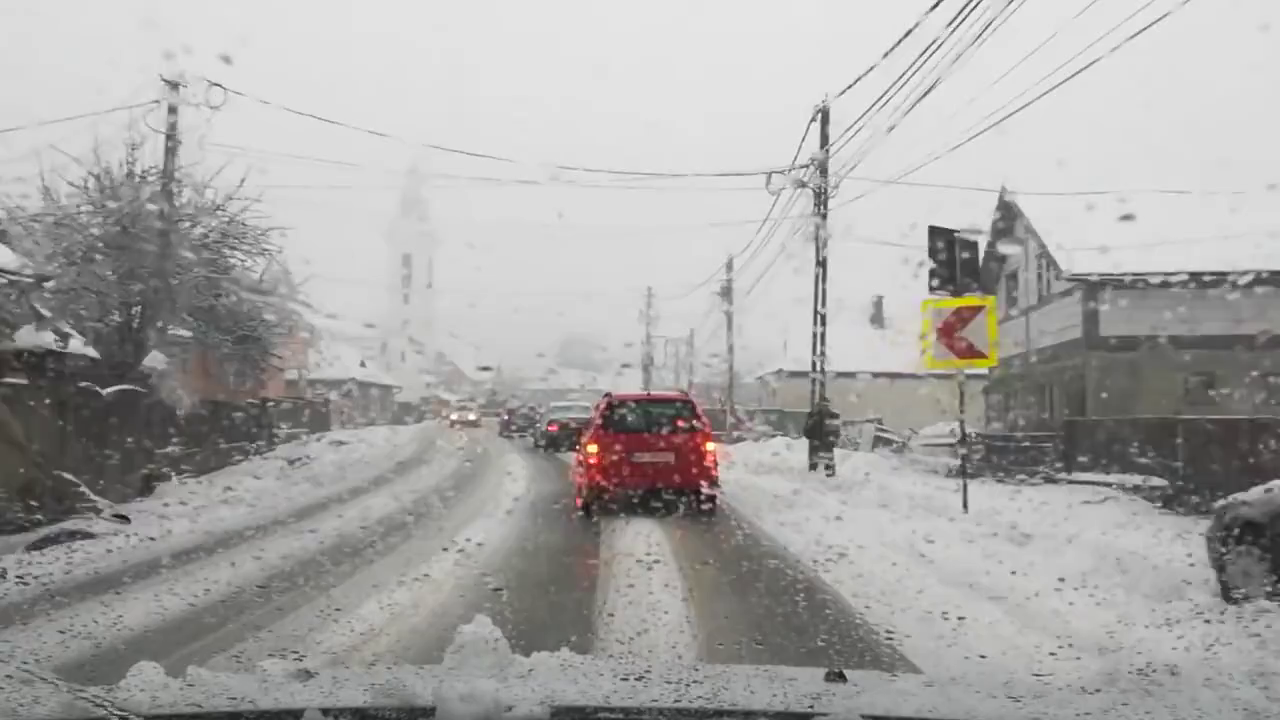 Behavazott csíki utakon