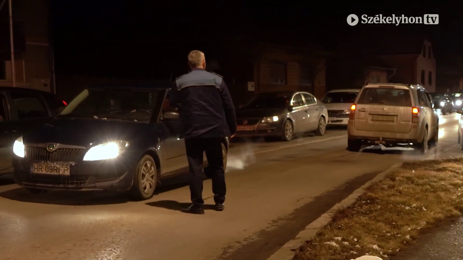 Ésszel vagy pénzzel felfoghatatlan? Videón a csíkszeredai üzemanyagpánik