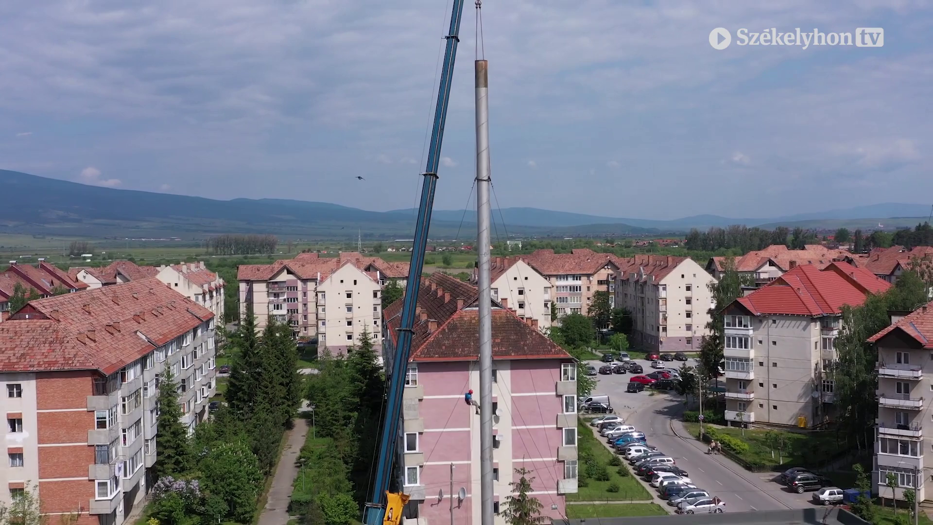 Eltávolították az egyik csíkszeredai kazánház két kéményét