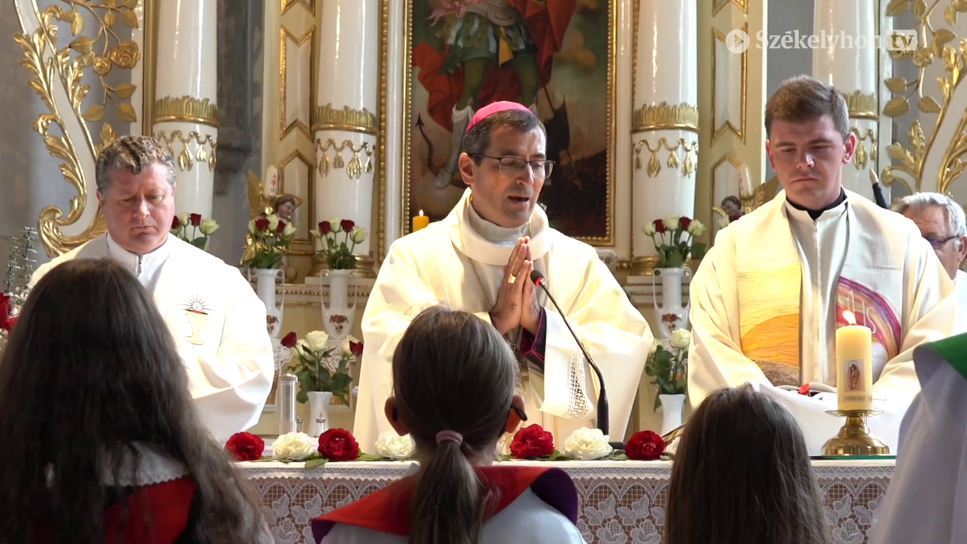 Püspöki áldással adták át a felújított csíkszentmihályi templomot