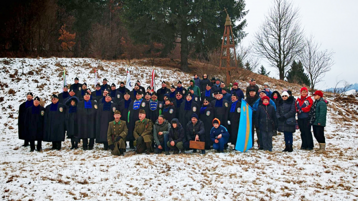 A Don-kanyar hőseire emlékeztek a katrosai apostoli kettős keresztnél