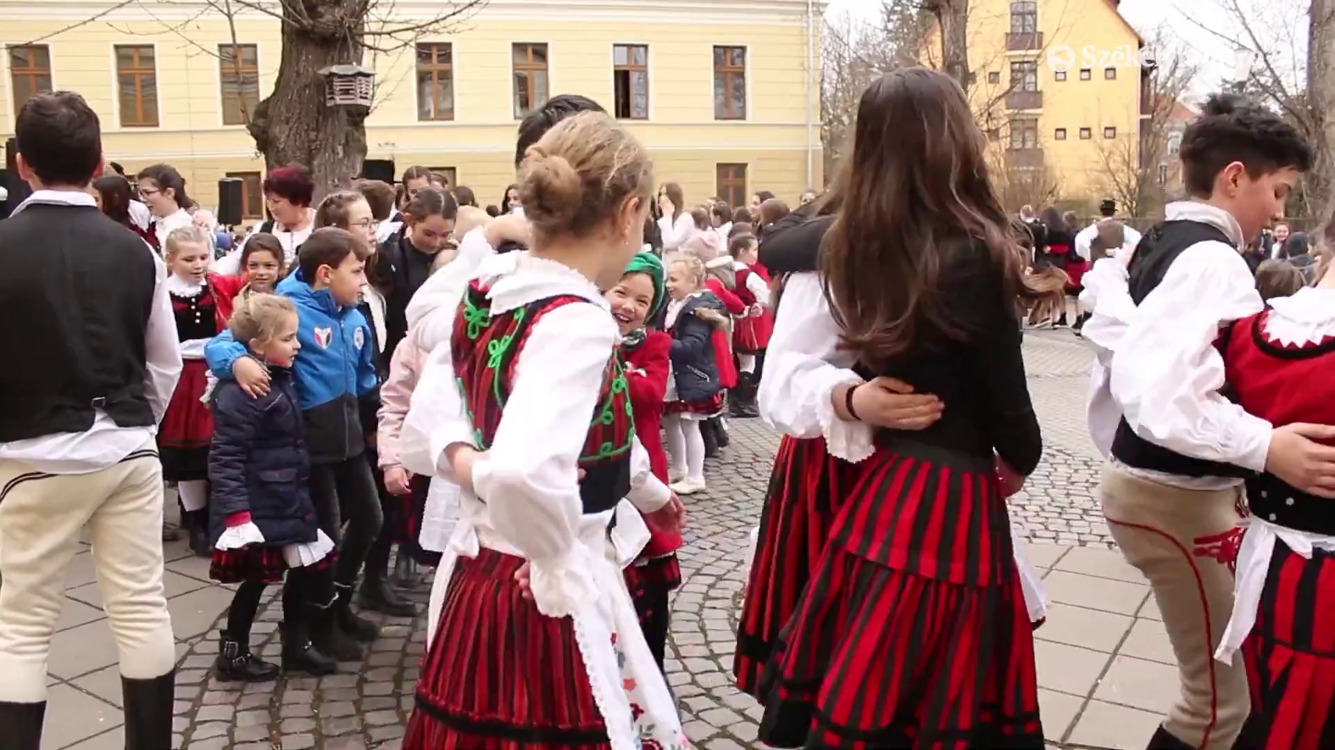 Népviselet napja a Petőfi Sándor Általános Iskolában