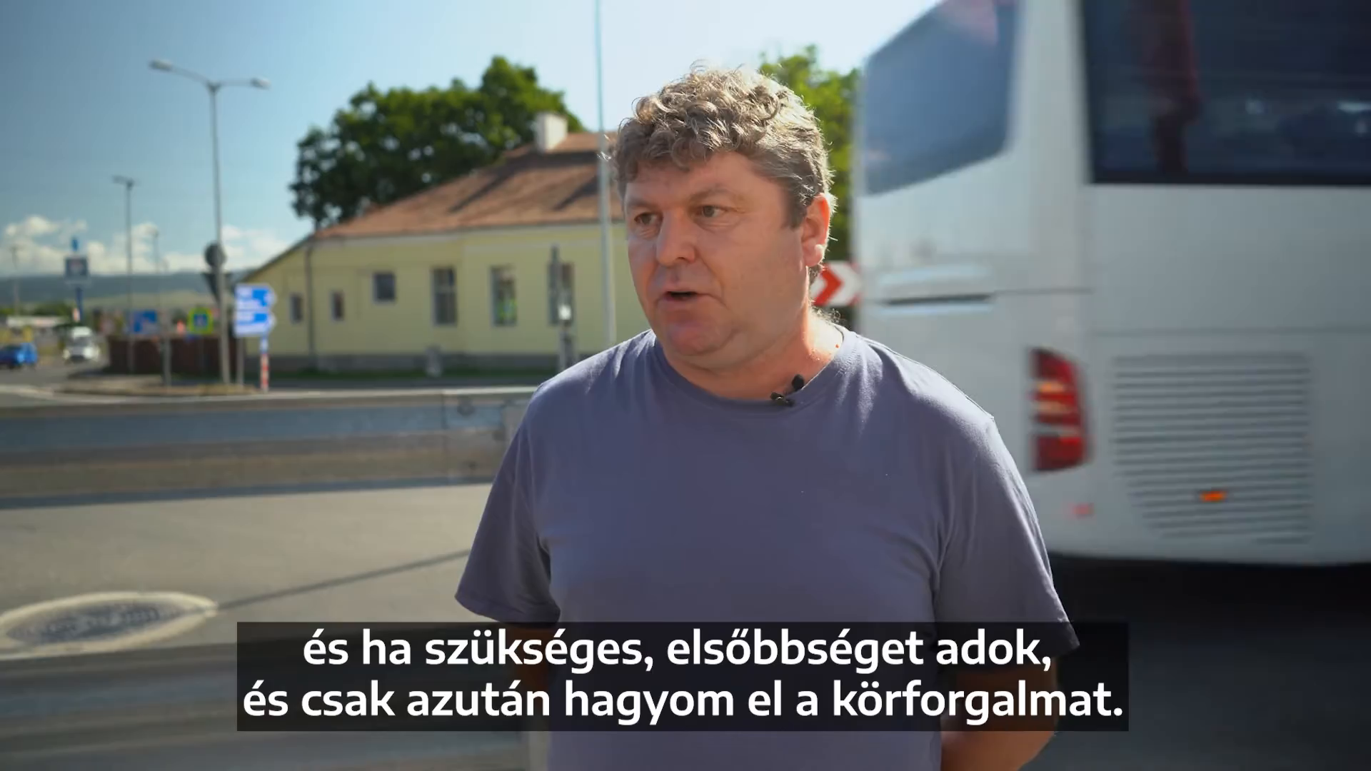 Balesetveszélyes is lehet a Ligat-hídi körforgalom